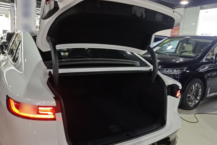 Used VOYAH PASSION 2023 Four-Wheel Drive Standard Edition