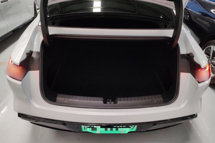 Used  E8 2024 665 km Range Rear-Drive Starship Long-Range Version
