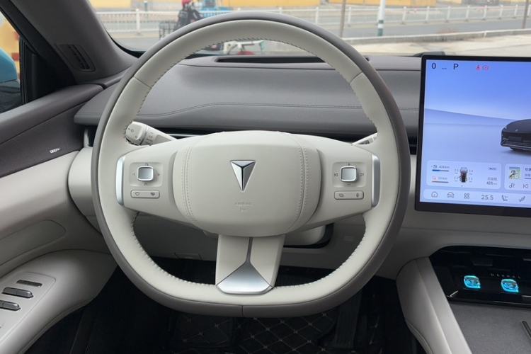 Used  L07 2024 230Max Qiankun Intelligent Driving ADS SE Range-Extended Version
