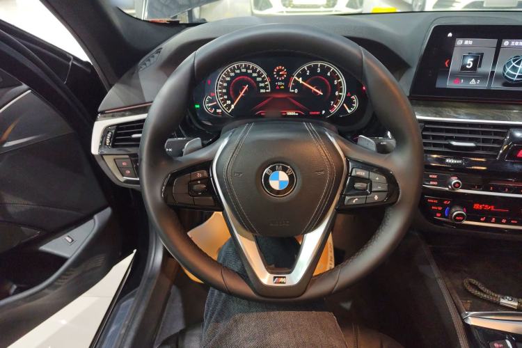 Used BMW 5 Series 2018 530Li Leading Model M Sport Package