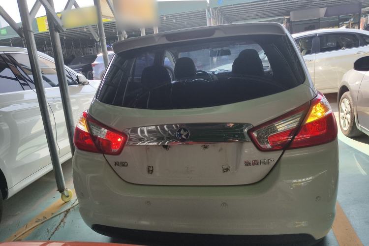 Used Venucia R50 2013 1.6L Automatic Fashion Edition