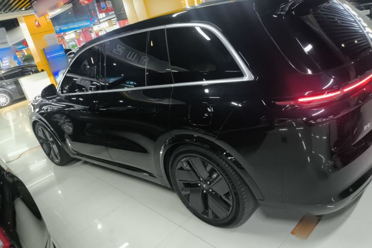 Used Li Auto L8 2025 Max Smart Refresh Edition
