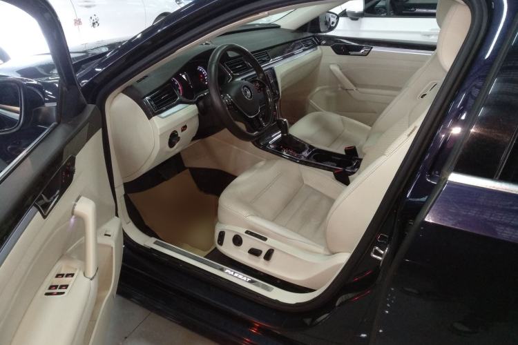 Used Volkswagen Passat 2016 380TSI DSG Ultimate Edition
