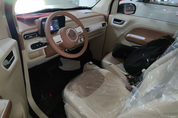 Used Wuling Hongguang MINIEV 2024 3rd Generation 215km Youth Edition