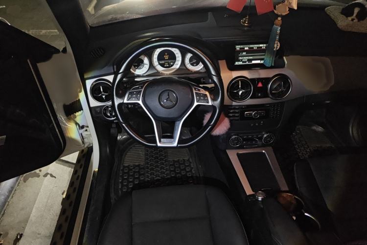 Used Mercedes-Benz GLK-Class 2015 GLK 260 4MATIC Dynamic Edition Ultimate Version
