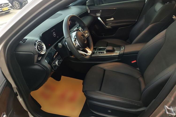Used Mercedes-Benz A-Class 2022 Revised Version A 200 L Sport Sedan Fashionable Style

