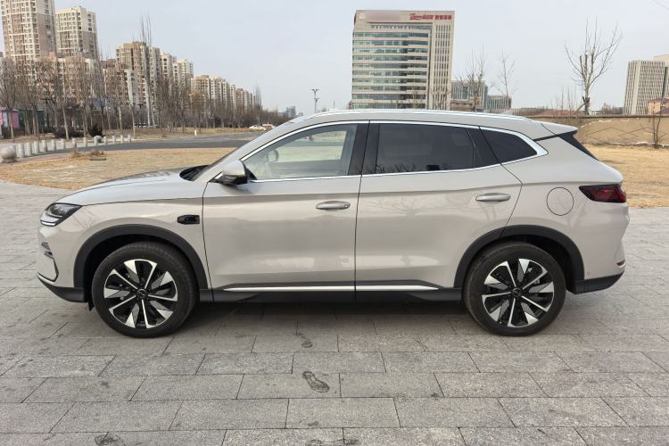 Used BYD Song PLUS New Energy 2025 EV Intelligent Driving Version 520km Premium Model
