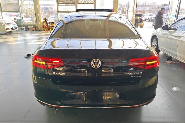 Used Volkswagen Magotan 2018 330TSI DSG Advanced Model
