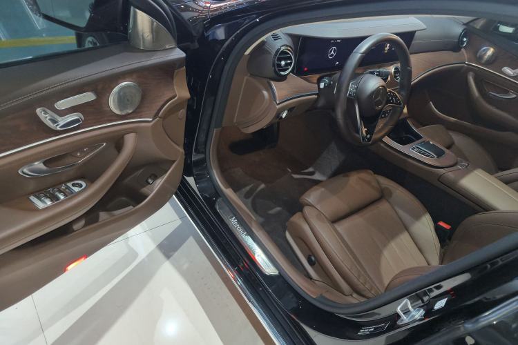 Used Mercedes-Benz E-Class 2023 Facelift E 260 L
