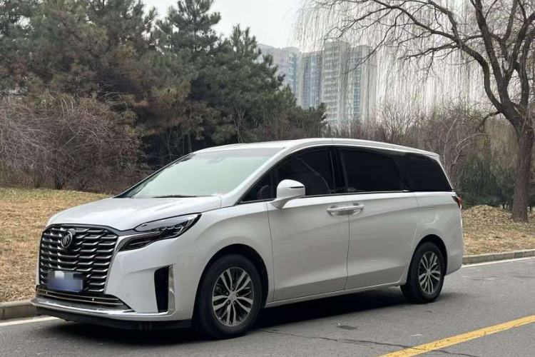 Used Buick GL8 2022 ES Landtrek 653T Luxury Edition