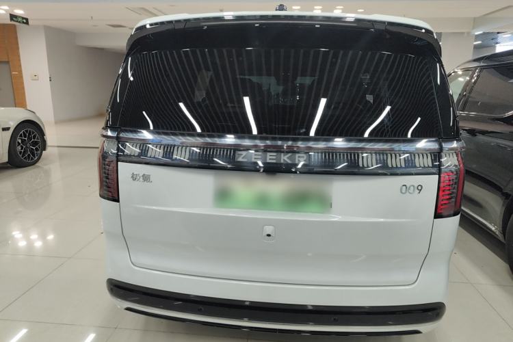 Used Zeekr 009 2022 WE Edition
