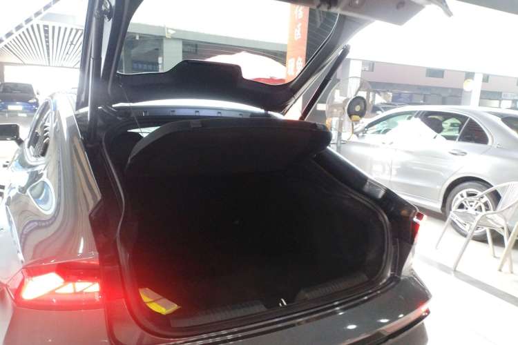 Used Changan UNI-V 2024 1.5T Prestige Sport Edition
