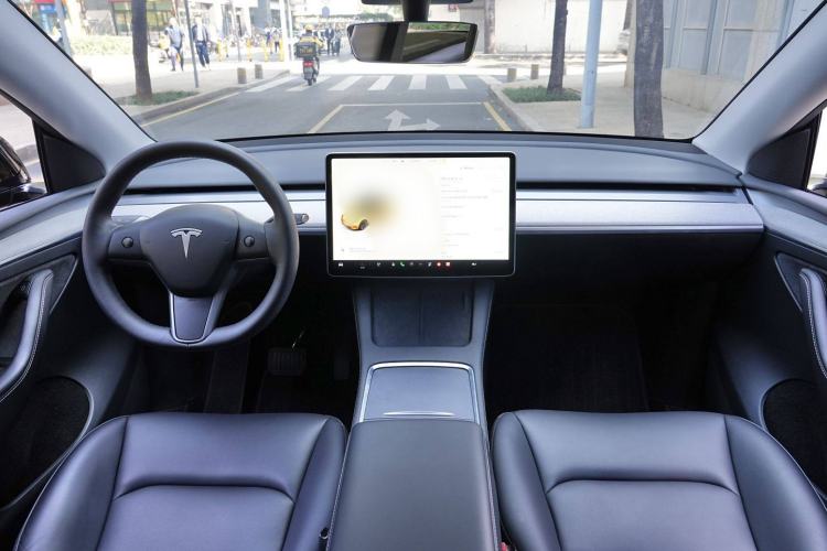 Used Tesla Model Y 2023 Rear-Wheel-Drive Version
