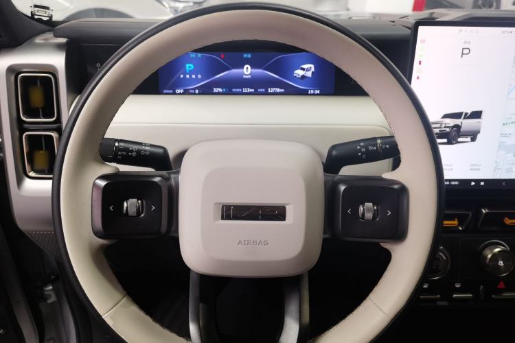 Used  V23 2025 401 Two-Wheel Drive Advanced Edition
