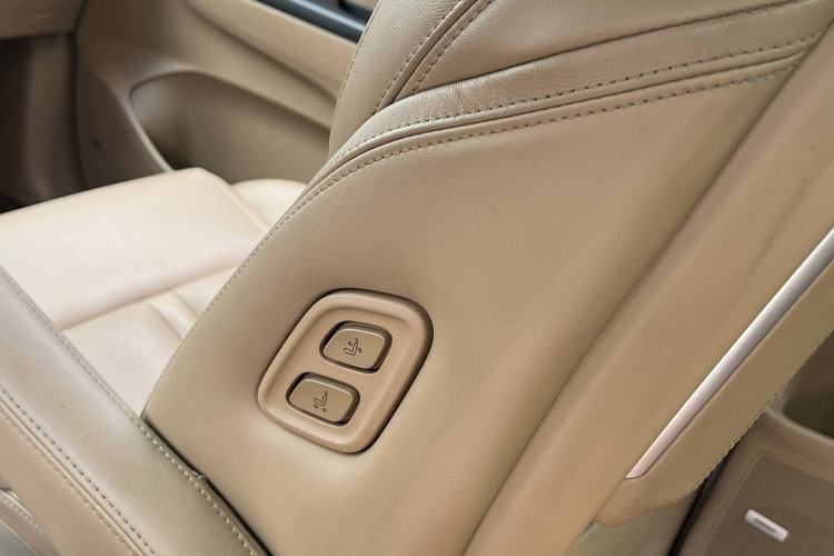 Used Buick GL8 2020 ES Land Cruiser 653T Flagship Model
