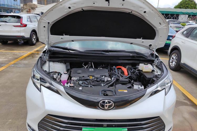 Used Toyota Sienna 2024 2.5L Hybrid Four-Wheel Drive Prestige Edition
