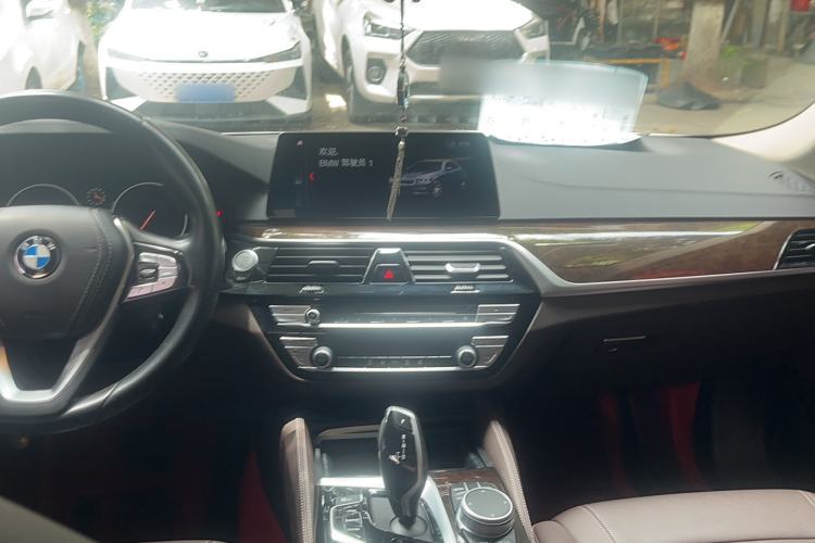 Used BMW 5 Series 2019 525Li Luxury Package
