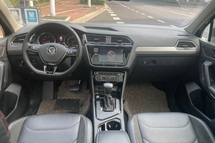 Used Volkswagen Tiguan L 2019 330TSI Automatic Two-Wheel Drive Panoramic Comfort Edition China VI Standard
