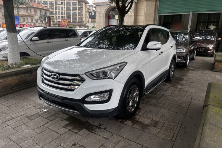 Used Hyundai Santa Fe 2015 2.0T Automatic Two-Wheel Drive Smart Version 5 Seats