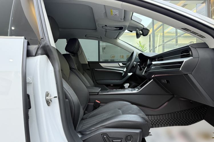 Used Audi A7L 2022 45 TFSI S-line Dream-Building Crystal Flow Package
