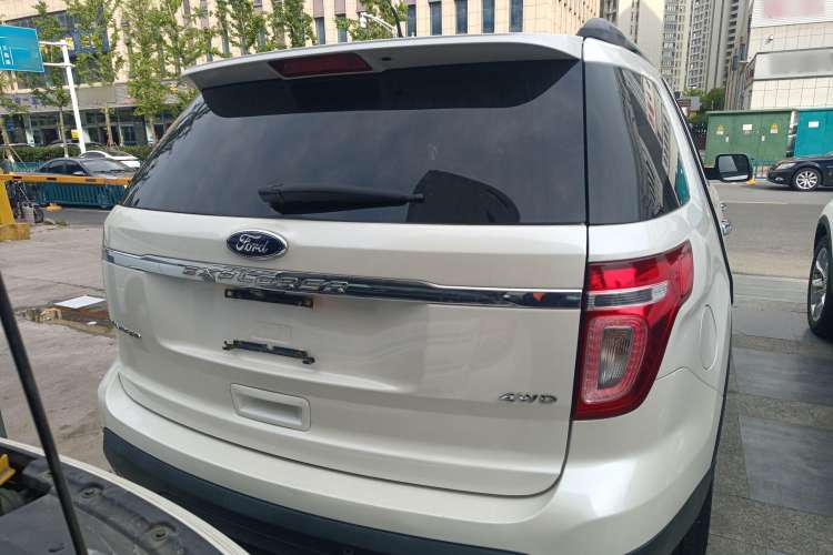 Used Ford Explorer 2013 3.5L Deluxe Model
