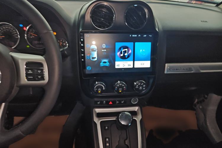 Used  Compass 2014 2.0L two-wheel drive luxury version
