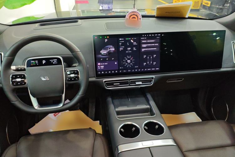 Used Li Auto L8 2023 Pro Model
