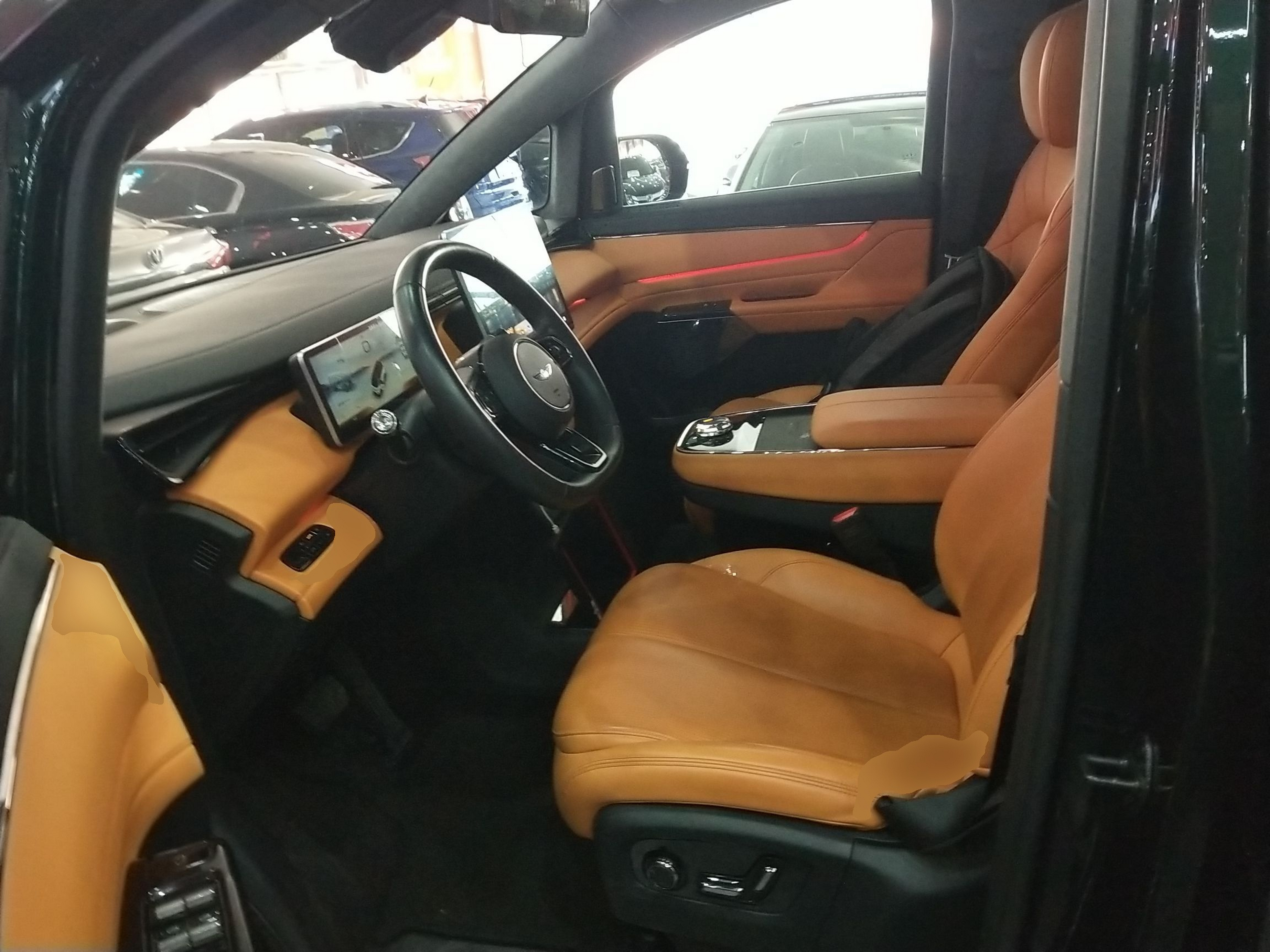 المقاعد الأمامية داخل السيارة