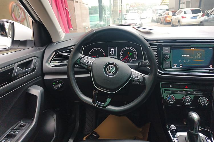 Used Volkswagen T-ROC 2019 280TSI DSG Two-Wheel Drive Comfort Version China VI Standard
