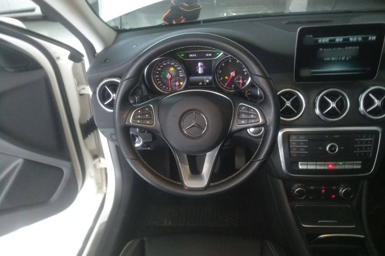 Used Mercedes-Benz GLA 2017 GLA 200 Fashion Model