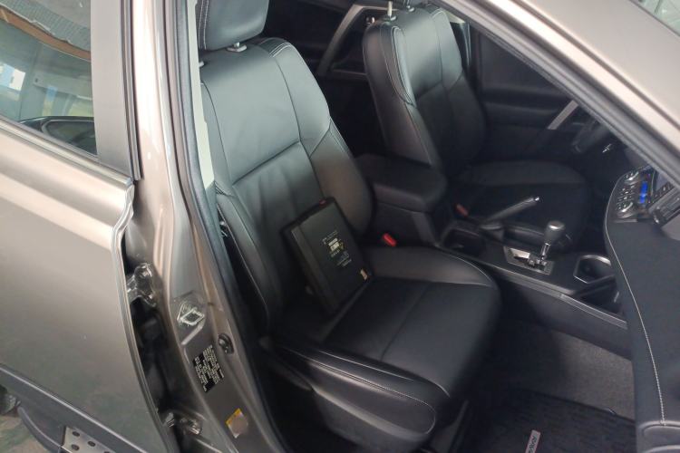 Used Toyota RAV4 2016 2.0L CVT Two-Wheel Drive Smart Edition China V Standard
