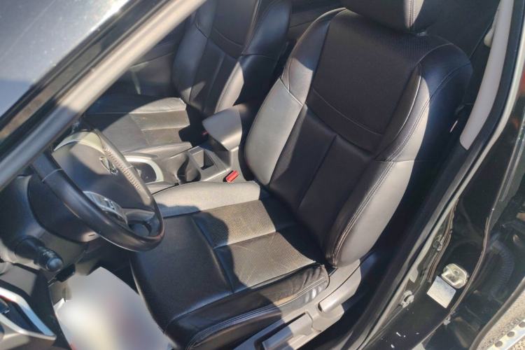 Used Nissan X-Trail 2015 2.0L CVT Comfort MAX Edition 2WD
