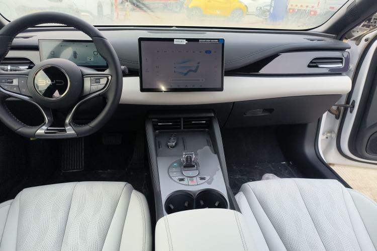 Used BYD Seal 06 New Energy 2024 DM-i 120KM Luxury Model
