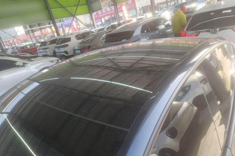 Used Tesla Model Y 2025 Rear-Wheel-Drive Version