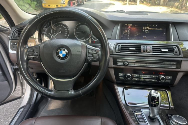 Used BMW 5 Series 2014 525Li Luxury Design Package
