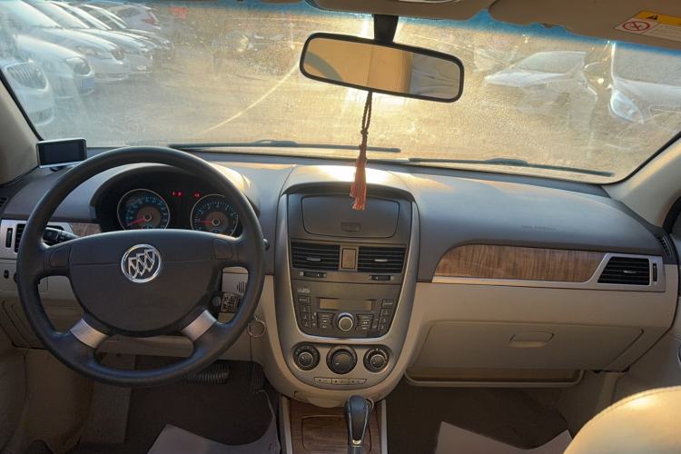 Used Buick Excelle 2015 1.5L Automatic Classic Model
