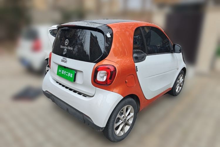 Used  fortwo 2015 1.0L 52 kW hardtop Dynamic version
