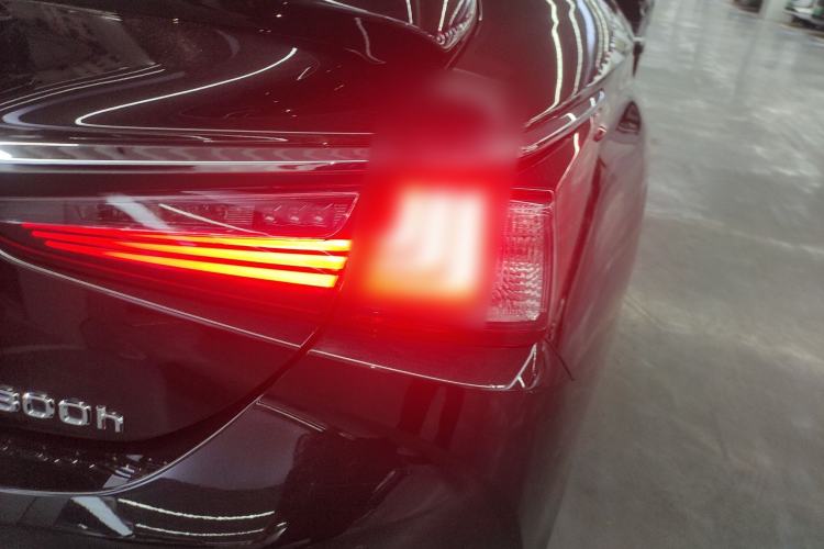 Used Lexus ES 2022 300h Excellence Edition
