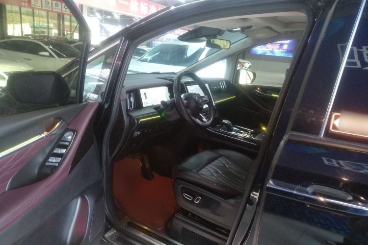 Used GAC Trumpchi M8 2024 Master Series 400T Prestige Edition
