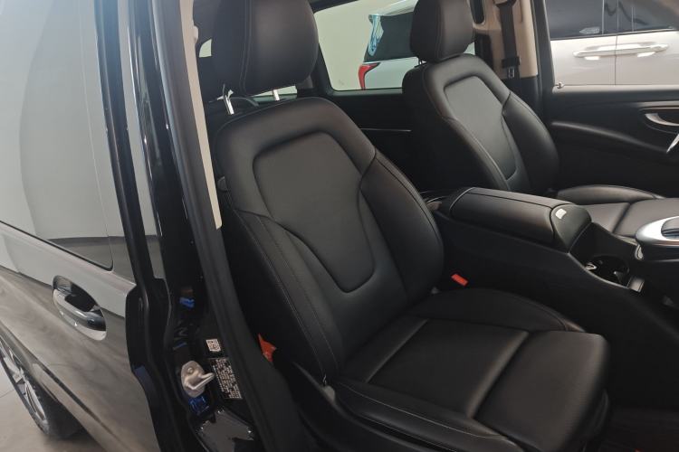 Used Mercedes-Benz V-Class 2022 V 260 Avantgarde Edition
