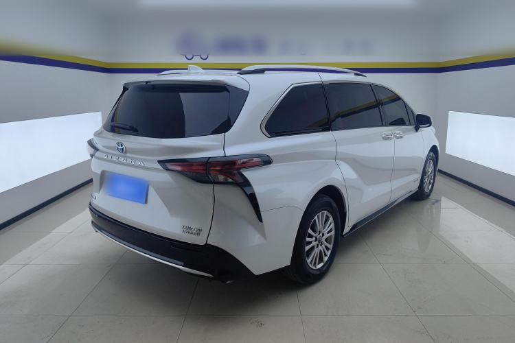 Used Toyota Sienna 2021 2.5L Hybrid Premium Edition

