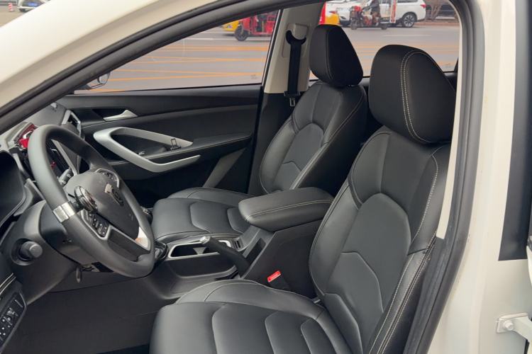 Used Baojun 530 2021 Global Car Anniversary Edition 1.5T Manual Luxury Model 6 Seats
