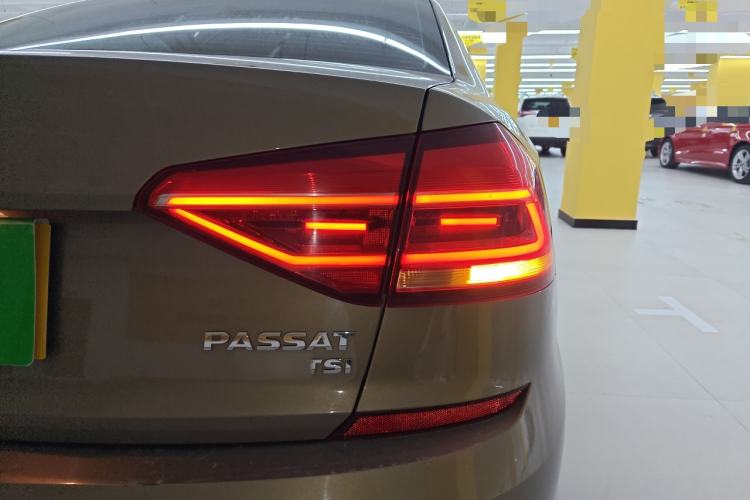 Used Volkswagen Passat 2017 330TSI DSG Luxury Edition
