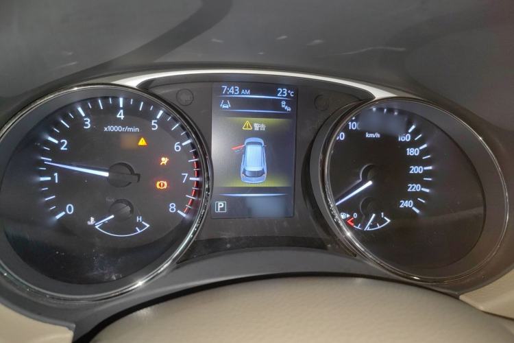 Used Nissan X-Trail 2014 2.5L CVT Luxury Edition 4WD
