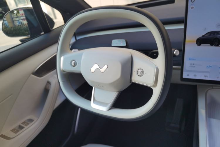 Used ONVO L60 2024 60 kWh Rear-Drive Version
