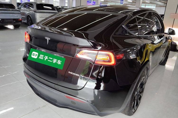 Used Tesla Model Y 2021 Long-Range All-Wheel-Drive Version