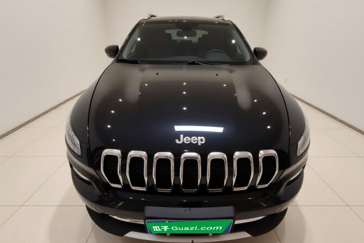 Used  Cherokee 2017 2.0L Superior Edition
