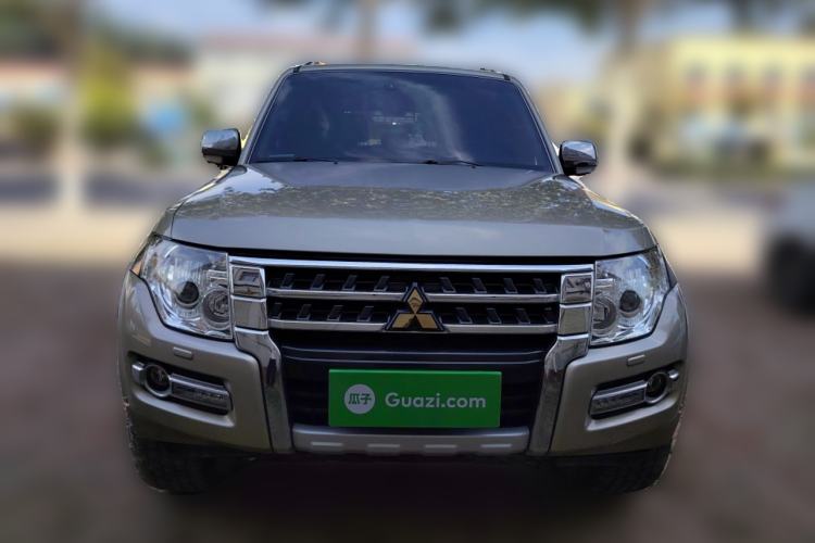 Used Mitsubishi Pajero 2016 3.0L Automatic Luxury Version China V Standard