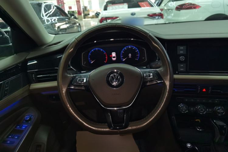 Used Volkswagen Passat 2019 330TSI Luxury Edition China VI Standard
