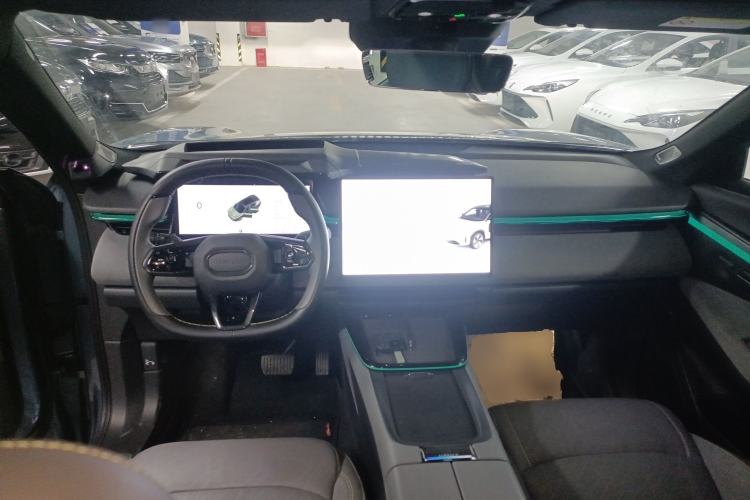 Used Lynk & Co 08 EM-P 2023 220 km Limited-Time Edition
